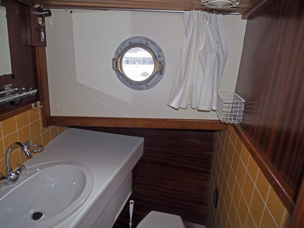 Cabin en avant, H&eacute;bergements